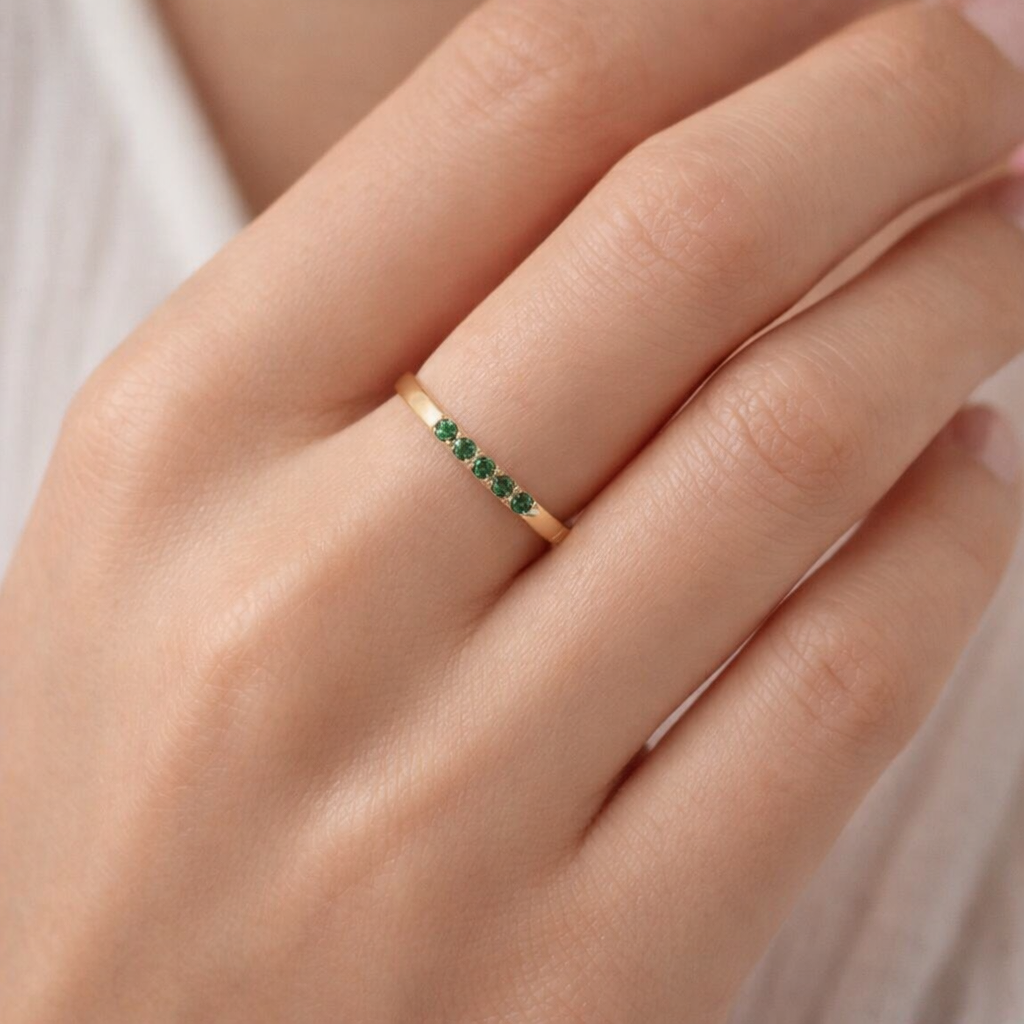 14K Gold Green Garnet Band